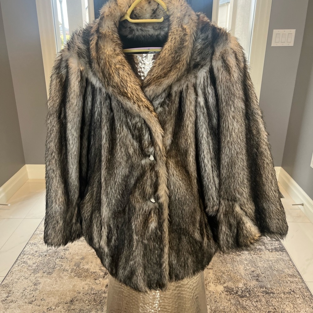 Vintage unique and rare dolman sleeved faux fur jacket extra large 3/4 sleeves